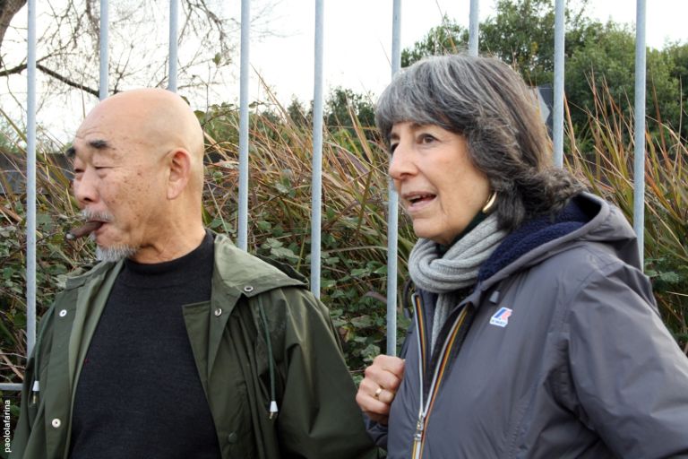 nagasawa con adachiara Nella Sinagoga di Ostia Antica torna l’evento per il Giorno della Memoria. Alice Cattaneo, Sigalit Landau, Hidetoshi Nagasawa e Michael Rakowitz, in ricordo della Shoah. Le foto in anteprima