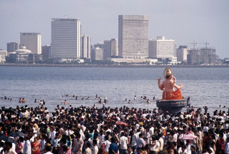 1. The immersion of the Ganesh idols web photo credit Rahul Mehrotra L’architettura indiana. Secondo Rahul Mehrotra