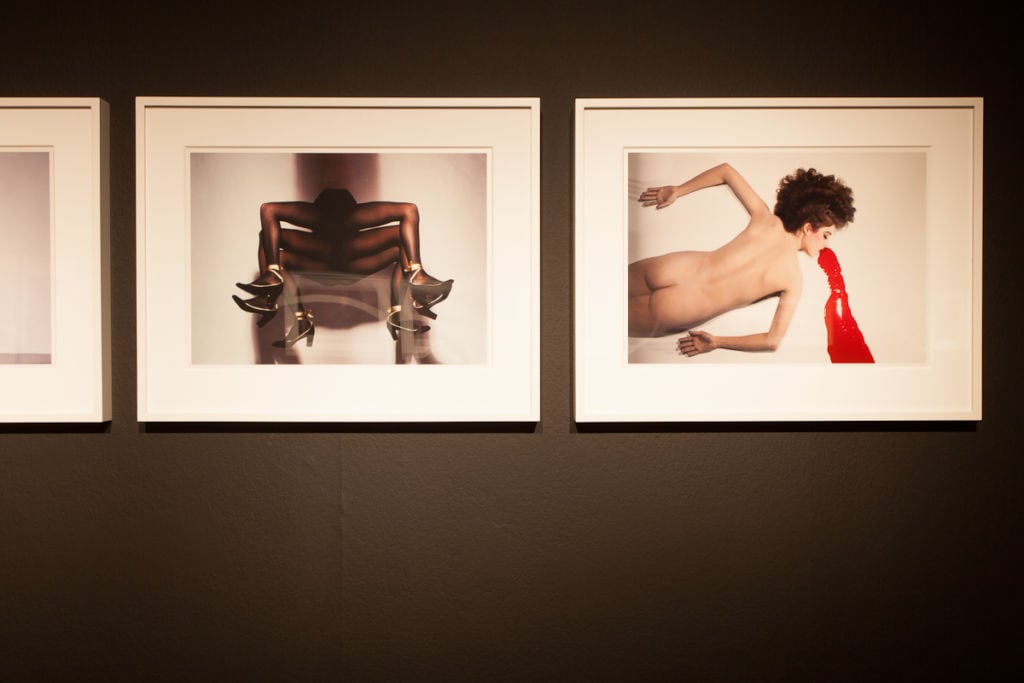 Il noir è di moda, con Guy Bourdin