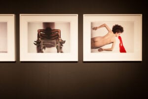 Il noir è di moda, con Guy Bourdin