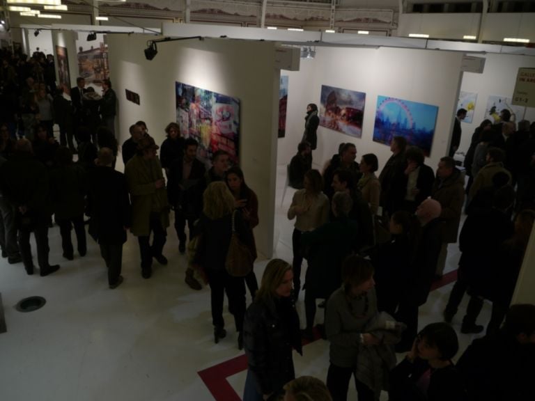 Flash Art Event 2 Flash Art Event? Un successo. Almeno stando alle prime impressioni da un vernissage preso d’assalto: pubblico delle grandi occasioni e galleristi con sorriso a trentadue denti. Pochi minuti e già si vende...