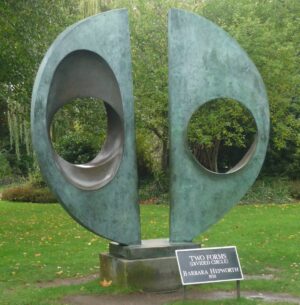 Da Anya Gallaccio a Ryan Gander: big artists in corsa per rimpiazzare la scultura di Barbara Hepworth rubata a Londra. Unica prescrizione? Non sia in metallo, per scoraggiare i ladri riciclatori…