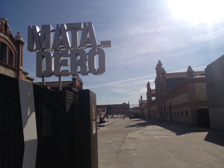 Matadero Madrid 8 Madrid Updates: Arganzuela art district. Ormai il Matadero diventa tappa fissa degli artlovers. Continua alla grande il processo di recupero culturale di questo spazio ex industriale