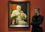 Ritratto di Michael Triegel Tutte le volte che Joseph Ratzinger è apparso in qualche opera d'arte. Ma l’immaginario visivo resta legato ad alcune irriverenti prime pagine…