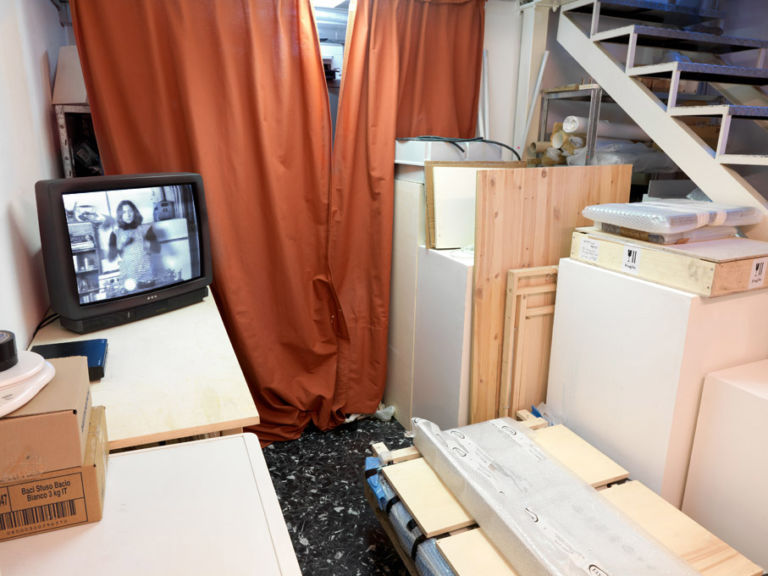 Peep Hole cambia strada