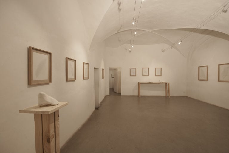 Francesco Surdi Cose Trasparenti Galleria Vannucci Pistoia 2013 exhibition view Visioni in trasparenza. Quando un’immagine viene, o se ne va