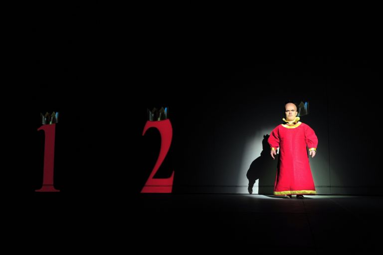 INACCESSIBILE foto di Pino Le Pera 5 C’è anche Jean Nouvel nel nuovo spettacolo di Raffaele Curi per Alda Fendi Esperimenti. A Roma una versione inedita di Medea, con chicca scenografica di archistar. Le foto in anteprima