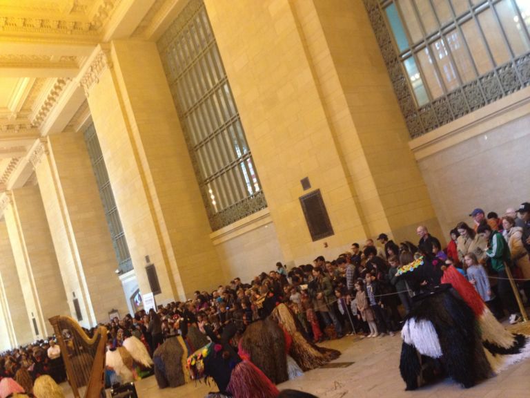 Nick Cave I Heard New York Grand Central Station New York 2 A cavallo, alla Grand Central Station. New York impazzita per la performance di Nick Cave: Artribune c’è andata, ed è tornata con video e tante immagini…