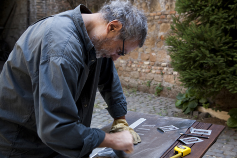 Ricordando Rodolfo Fiorenza. Roma commemora il fotografo a un anno dalla scomparsa: per un giorno la casa/studio di San Lorenzo torna salotto artistico