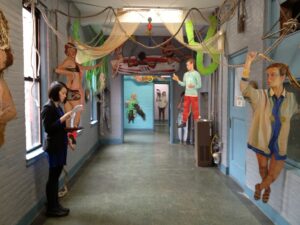 New York Updates: in aula, alla toilette, in cortile. Ma è una fiera d’arte: Spring Break Art Show “occupa” una scuola, e raccoglie fondi per il dopo-Sandy…