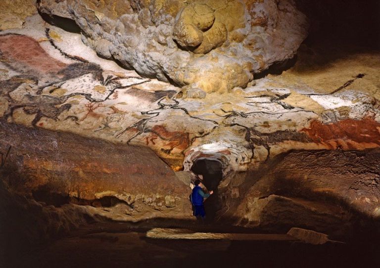 lascaux salletaureaux a Un nuovo museo per scoprire le grotte di Lascaux, in Francia. Lo studio norvegese Snøhetta progetta un visitor center per il tempio dei graffiti paleolitici