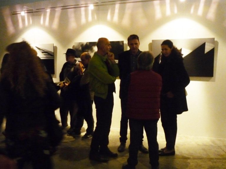 εκλεκτικός Eklekticos Bag – Photo Art Gallery Pesaro 12 Apre a Pesaro io nuovo spazio Bag – Photo Art Gallery: il racconto della mostra di debutto in tante immagini dall’opening. Fra fotografia e architettura…