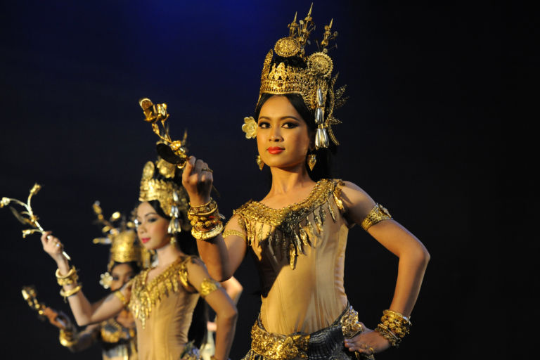 Ballet Royal du Cambodge allo Sporting dEté 30 03 13 Pri1 Alle radici più lontane della contemporaneità. La musica cambogiana