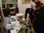 Bookshop Fondazione Pomodoro Uno stanzone sui Navigli, là dove tutto ebbe inizio. Ritorno alle origini per Arnaldo Pomodoro, che inaugura gli spazi della sua rinnovata Fondazione in pieno clima da Fuorisalone