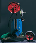 Enrico Baj Meccano anni Sessanta Una storia di passione lunga un secolo. Il '900 raccontato dalla collezione di Loriano Bertini. A Pistoia 200 piccole sculture di grandi maestri. Da Fontana a Klein, da Depero a Jasper Johns