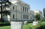 Il Museo Nazionale di Sarajevo Art Digest: Louvre e Tokyo, il top del 2012. E se la Bosnia si ritrovasse senza musei? Fura dels Baus, una furia contro la Chiesa