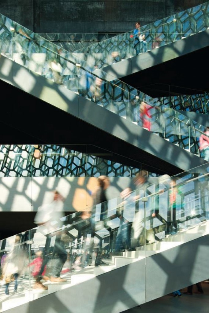 Mies Van Der Rohe Award, è la Harpa Reykjavik Concert Hall il progetto vincitore per il 2013. Progetto di Henning Larsen Architects, con lo zampino di Olafur Eliasson