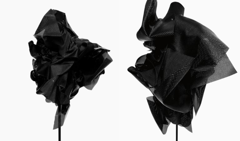 Kim Hagelind “Oscillons” Collection 2011 Garments sewn in plastic and com Dove finisce l’abito e inizia la scultura