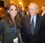 Pam Geller e Donald Rumsfeld L’aveva detto, Roberta Smith: e se Gagosian facesse una personale dell’ex presidente Bush, provetto pittore? In rete ecco le foto del vernissage newyorchese, ma trattasi di fake in odore di 1 aprile