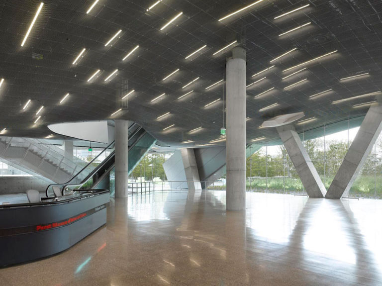 Perot interior La scienza di Dallas. Nell’edificio di Morphosis