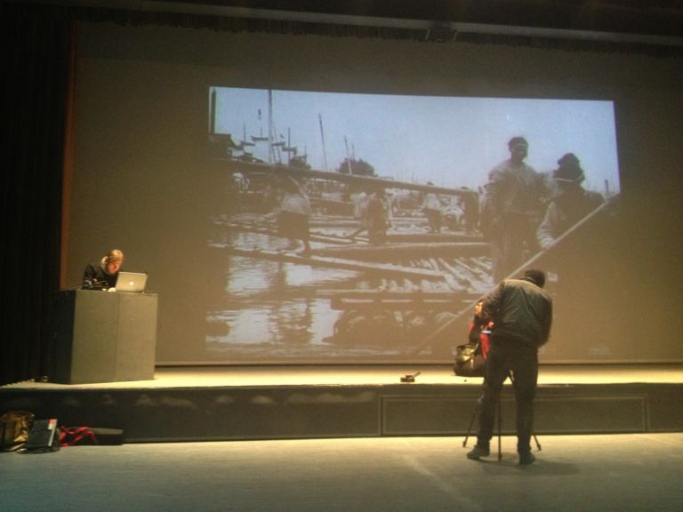 Roberto Paci Dalò finissage Shanghai Biennale 2013 7 Serata Paci Dalò. Per il finissage della Shanghai Biennale, protagoniste foto e video dell’artista italiano: qui è lui a raccontare tutto