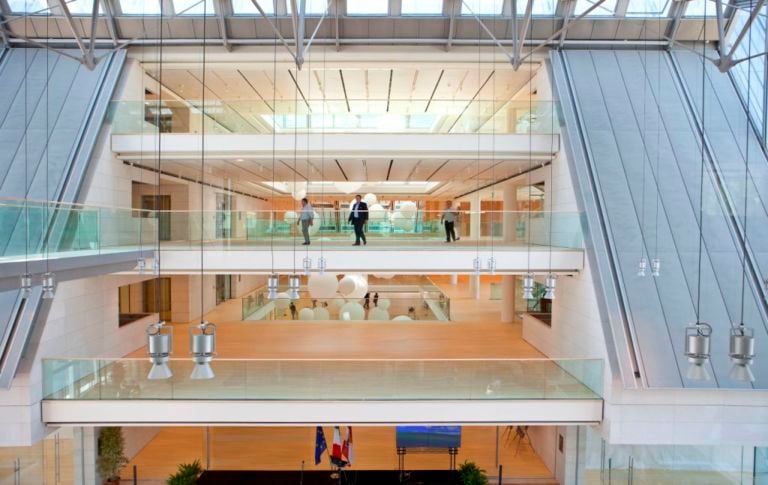 Trento MUSE 2 Meno cento: tanti sono i giorni che mancano all’inaugurazione del MUSE, il nuovo Museo delle Scienze che Renzo Piano ha disegnato per la città di Trento. La presentazione degli spazi alla Triennale di Milano