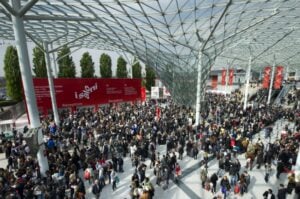 Salone Updates: fiera finita, che fine fanno gli allestimenti? Quest’anno ci pensa Tortona Area Lab, che ricicla tutto con un occhio all’ambiente e un altro alla solidarietà…