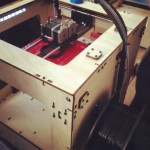 stampante 3d Salone Updates: tipografica, laser, 3D. La filiera del design passa ancora per le tecnologie di stampa, vi portiamo dentro un evento workshop dove lavorano all’unisono…