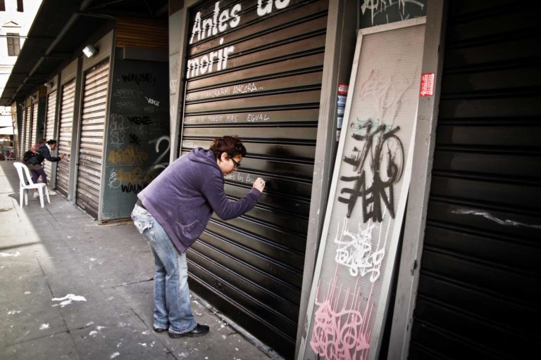 06slideLT La città, come la vogliamo. A Roma un progetto per la Biennale dello Spazio Pubblico: in Piazza San Cosimato i cittadini raccontano pensieri e desideri. Su se stessi e sul quartiere