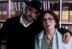 Annemarie Sauzeau con il figlio Matteo Boetti Boetti, i libri e i pulcini in tasca