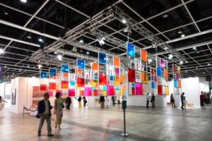 Art Basel Hong Kong. Start alla quarta edizione con 239 gallerie: 10 le italiane. Da Gagosian a White Cube, ci sono tutti i big