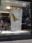 Canali Hong Kong 2 Arte e moda, a Hong Kong. Daniele Veronesi griffa l'opening della nuova boutique Canali, marchio leader per la moda maschile. Un'installazione per una vetrina dello stile italiano