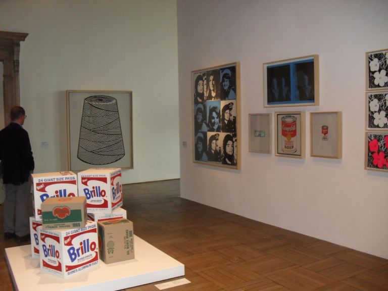 Biennale Updates: con Gabriella Belli, arriva a Ca’ Pesaro la Collezione Sonnabend. Si inaugura il deposito a lungo termine della fasmosa raccolta di Pop Art&Co, ecco le immagini