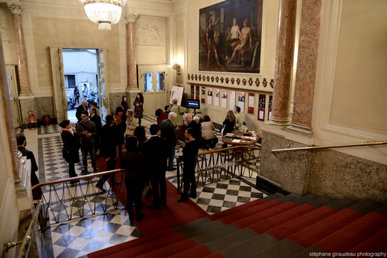 FORWARD al Teatro della Pergola. Foto di Stéphane Giraudeau 1 E il crowdfunding approda anche a teatro. Alla Pergola di Firenze presentato il progetto Forward. Arte, performance e scrittura sugli argini dell’Arno. Qui tutte le foto