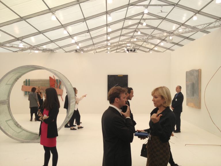 Frieze New York 2013 Gagosian New York Updates: Fiat Frieze. Inaugurata la fiera a Randall’s Island, ecco la primissima gallery fotografica dagli stand più cool