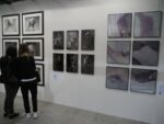 Gli studenti dellAccademia di Venezia esposti a Photissima Biennale Updates: Photissima inaugura a Mestre, ma più che una fiera sembra una fotografia su scenari di ieri e di oggi. C’è la vecchia scuola dei Roiter e dei Berengo Gardin, ma pure le nuove leve uscite dai banchi dell’Accademia.