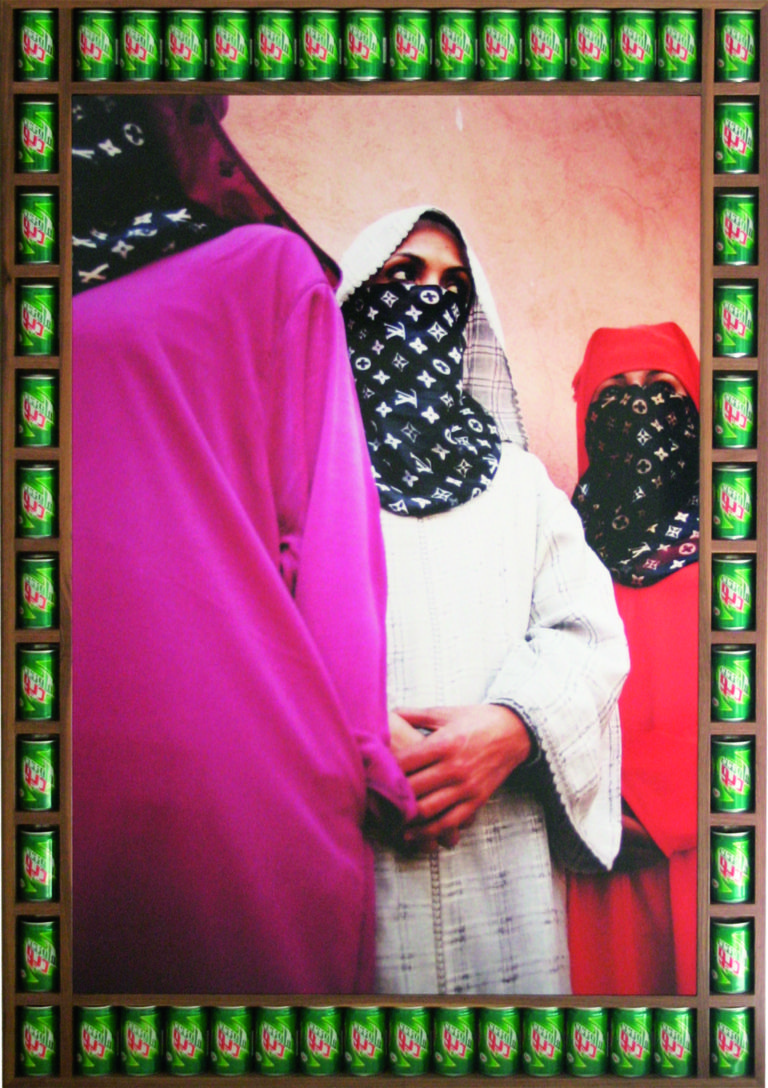 HH Three woman 93x136cm 2002 Imitare per distinguersi. Le originali copie di Hassan Hajjaj