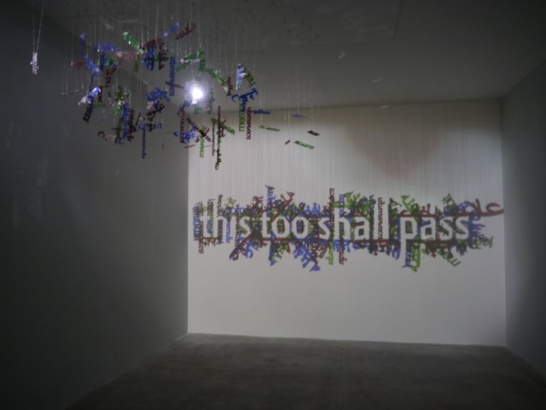 I giochi di Rashad Alakbarov Biennale Updates: ombre e tessuti per il Padiglione Azerbaijan e per il focus sull’arte tra Caucaso e Medio Oriente all’Arsenale Nord. Nelle creazioni di Farid Radulov e Fahrad Moshiri una orgogliosa dichiarazione di identità