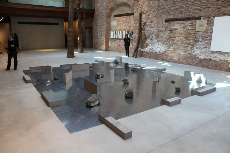 IMG 34231 Biennale Updates: la Prima Materia di Punta della Dogana? Mezzo secolo di storia, per ottanta opere della collezione Pinault. Anteprima di immagini, giusto per farsi venire la voglia...