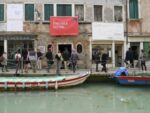 Il Padiglione Maldive Biennale Updates: cronache dall’effimero per la prima volta del Padiglione Maldive in Laguna. Tensione tra natura e inquinamento, oriente e occidente; il tutto si apre con la glaciale installazione di Stefano Cagol