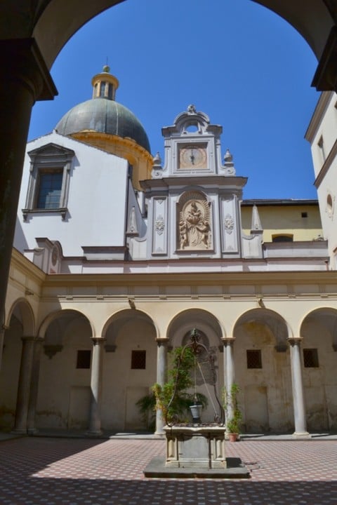 Il chiostro maiolicato - courtesy Monumento Nazionale dei Girolamini - photo Raffaele Traettino
