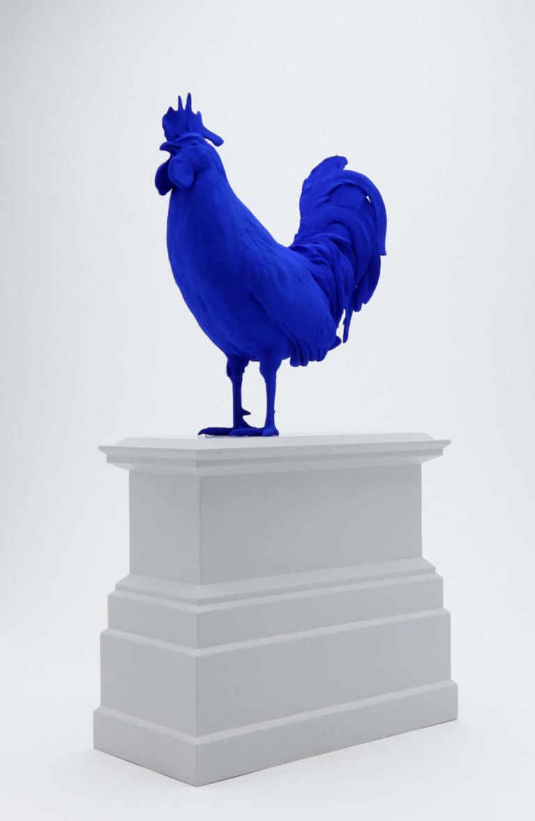 Il progetto di Katharina Fritsch per il Fourth plinth Art Digest: niente “coq” a Londra, dear Katharina. 650 milioni per un nuovo LACMA d’autore. Tifo da stadio per il ritratto della Regina