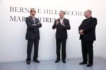 Inaugurazione Tirelli Becher M.Tirelli L.Pratesi J.Blüher foto Villa Massimo AlbertoNovelli Bernd e Hilla Becher e Marco Tirelli, al Massimo. Compie vent’anni l’ormai famosa rassegna dell’Accademia Tedesca di Roma, ecco chiccera all’opening