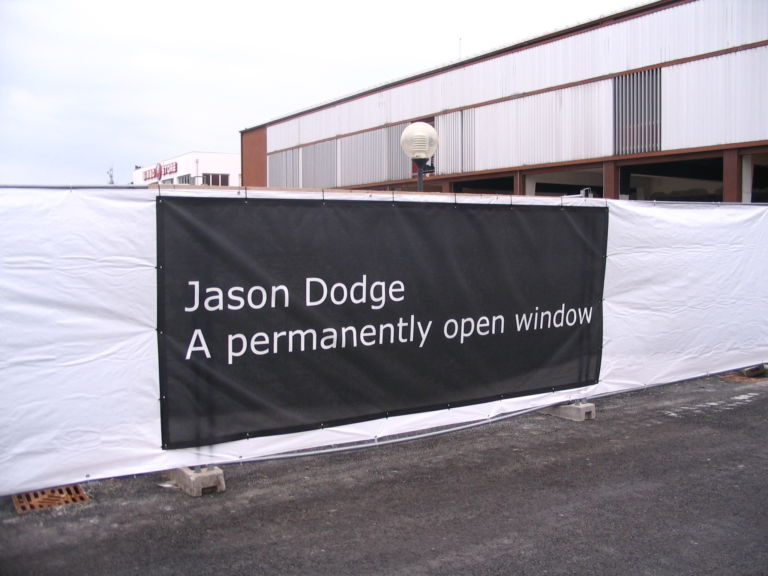 Jason Dodge A permanently open window Ancora da Reggio Emilia. Performance e presentazioni cantate alla Collezione Maramotti. E via alle visite all'installazione permanente di Jason Dodge...