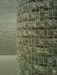 L’installazione di Hans Peter Feldmann 1 Fare causa al Guggenheim di New York per una presunta mostra “copiata”. Gianni Colosimo contro Hans-Peter Feldmann. E si finisce in tribunale