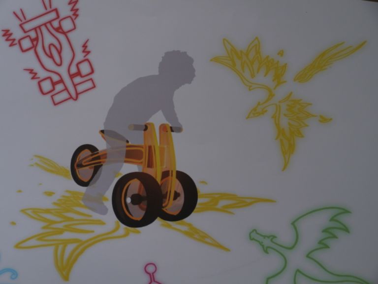 Light Rider Semplici, luminosi e sostenibili: sono i giochi di domani ideati al Politecnico di Milano. Sei prodotti per la prima infanzia disegnati dagli studenti del corso di design del giocattolo, già esportati all’International Toy Fair di Norimberga