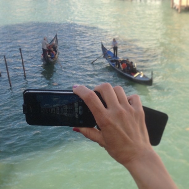 Biennale Updates: Instagramers uniti in laguna. Ventidue reporter internazionali muniti di telefonino documenteranno la Biennale