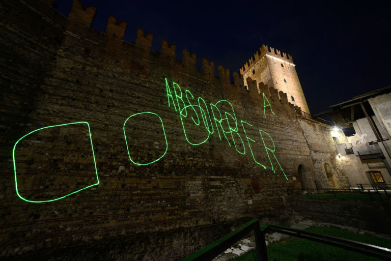 from a good absorber to a good emitter 2012 5w green laser variable dimensions Museo Civico di Castelvecchio Verona Arthur Duff e la sostanza della luce. Sul Canal Grande