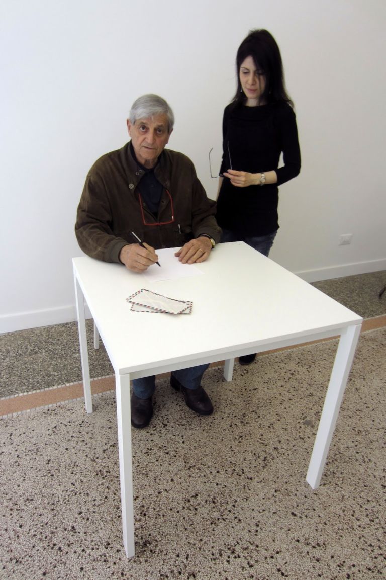 11 Gianfranco Baruchello e Viviana Guadagno Zoo Zone Art Forum Roma maggio 2013 Gianfranco Baruchello scrive a Freud e Leopardi. La sua "Posta in partenza" da Zoo Zone Art Forum