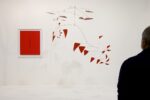 Alexander Calder allo stand Helly Nahmad Basel Updates: Picasso a 15 milioni di dollari, Calder a 12 milioni. Primi report da capogiro per le vendite ad Art Basel: e la parte del leone la fa Dominique Lévy